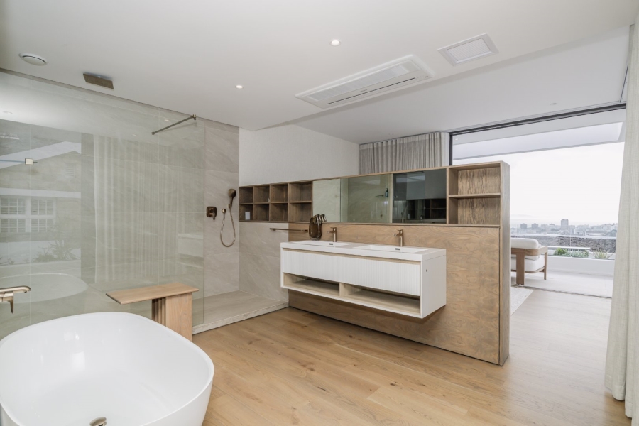 4 Bedroom Property for Sale in Fresnaye Western Cape